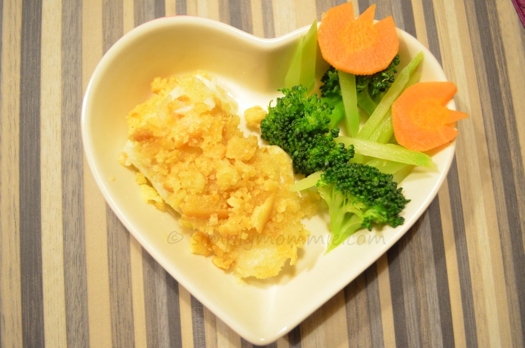 Baked cod with Ritz crackers crust kids